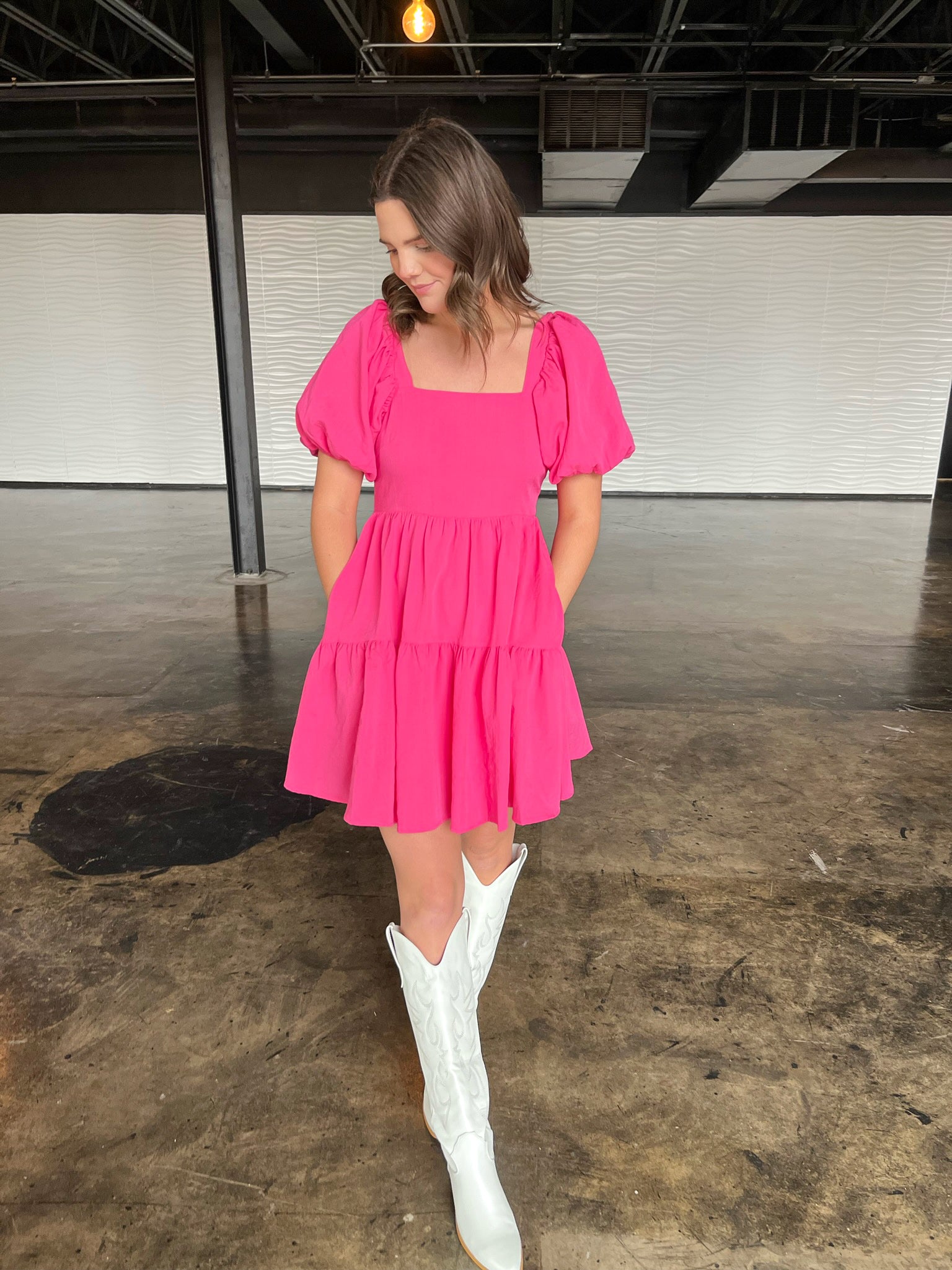 BUBBLE SLEEVE TIERED MINI DRESS- HOT PINK