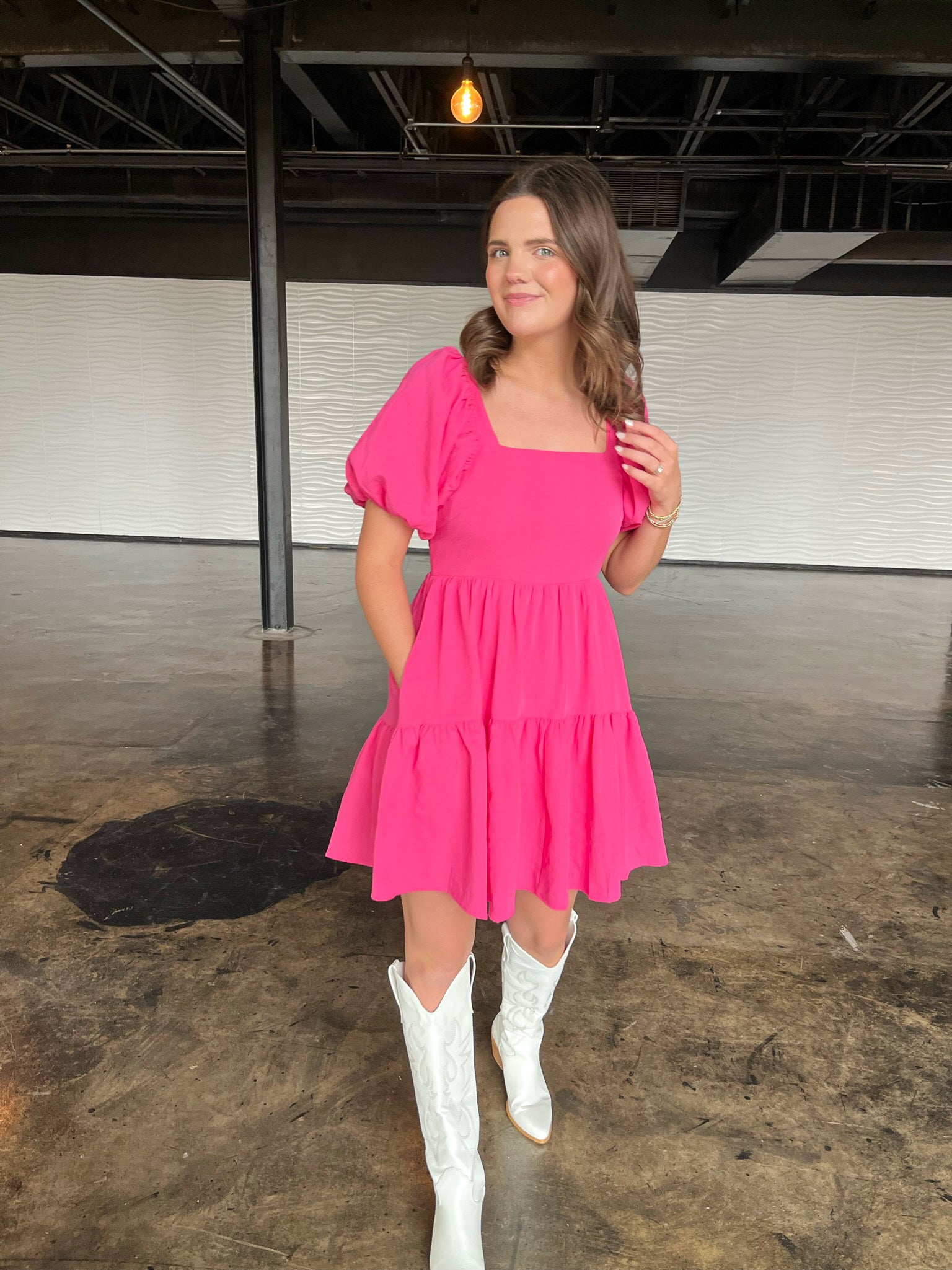 BUBBLE SLEEVE TIERED MINI DRESS- HOT PINK