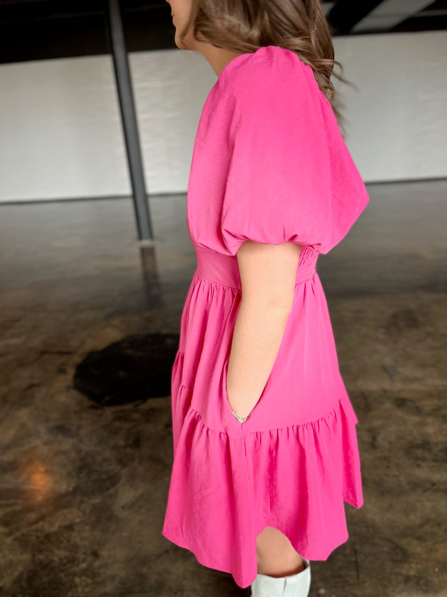 BUBBLE SLEEVE TIERED MINI DRESS- HOT PINK