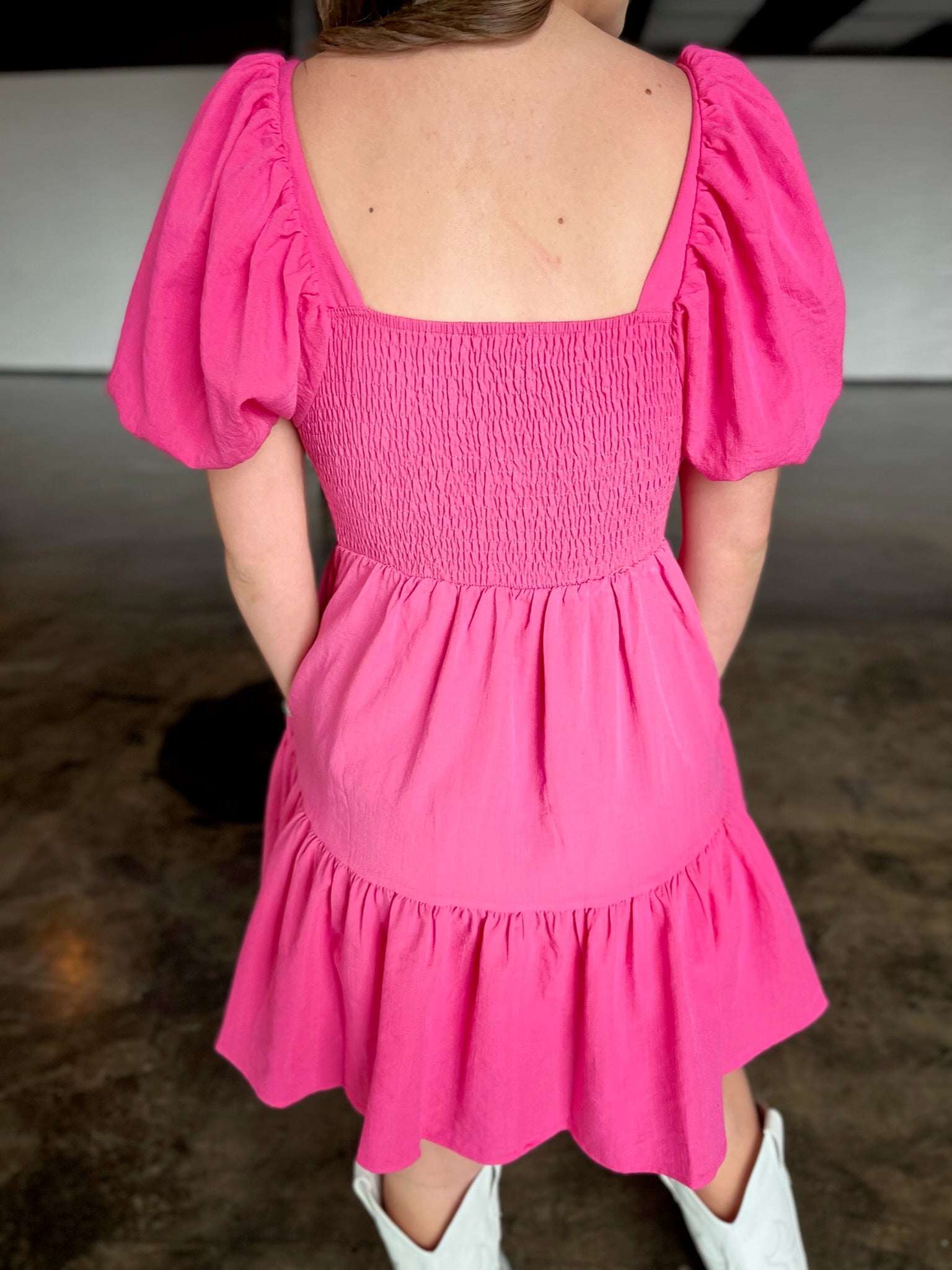 BUBBLE SLEEVE TIERED MINI DRESS- HOT PINK