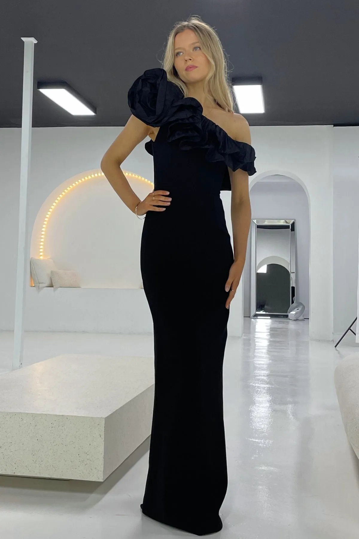 REBECCA VALLANCE Chloe Gown (Black)