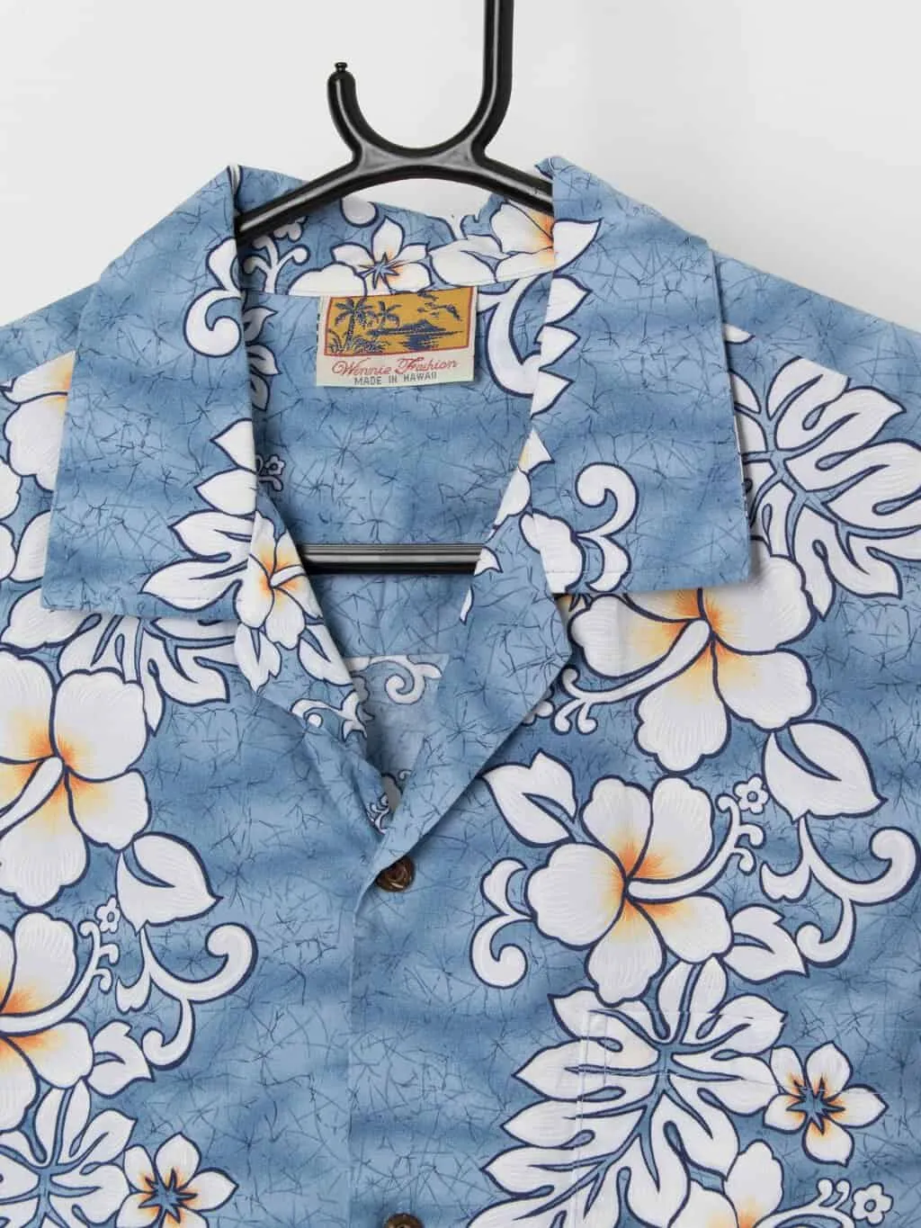 Vintage Hawaiian shirt in blue and white – Medium / Large